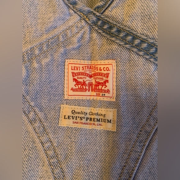 NEW!! Levis Premium Denim Overalls - size 29 light denim - Picture 15 of 15